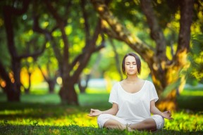 爱游戏注册-冰火对决，Uzi关键节点势不可挡，DWG带队取胜